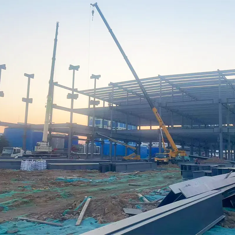 Entrepôt logistique de structure métallique de grande portée