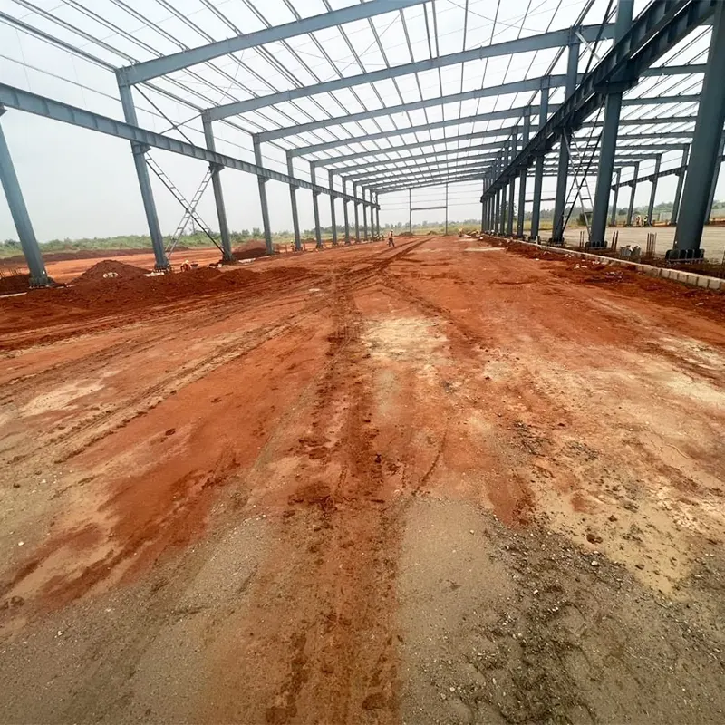 Atelier de structure métallique à ossature de portail